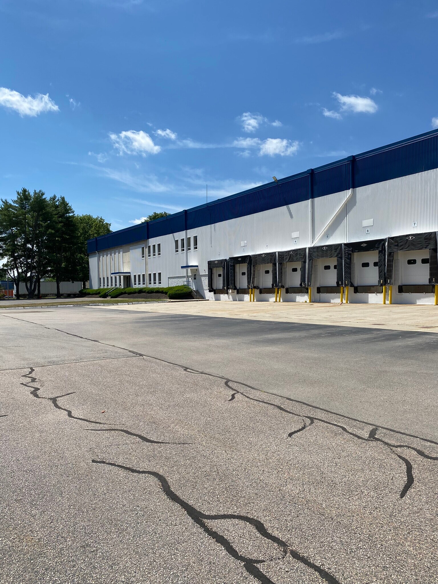 33 Suffolk Rd, Mansfield, MA à louer Photo du bâtiment- Image 1 de 5