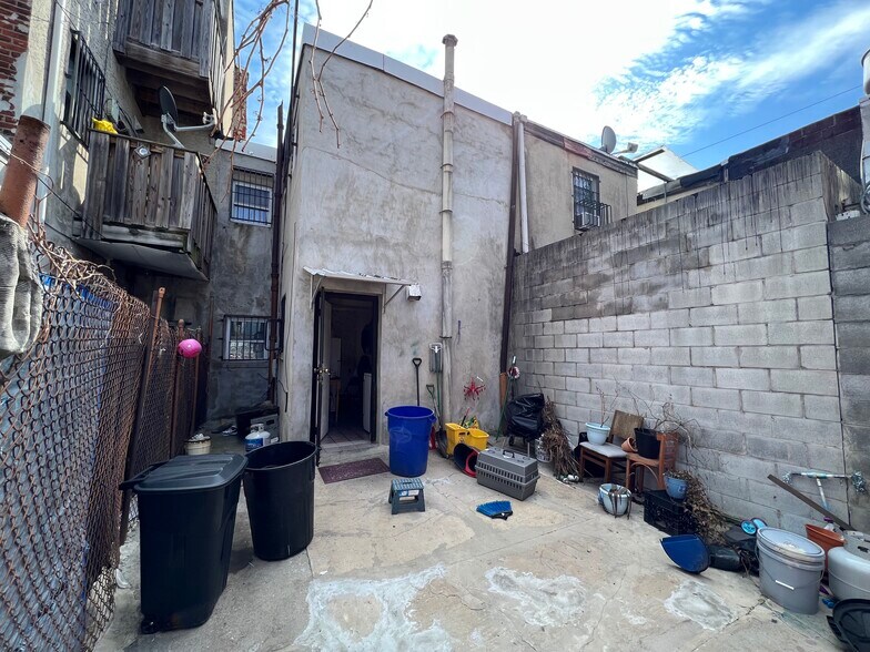 1908 S 7th St, Philadelphia, PA à vendre - Photo du bâtiment - Image 3 de 12