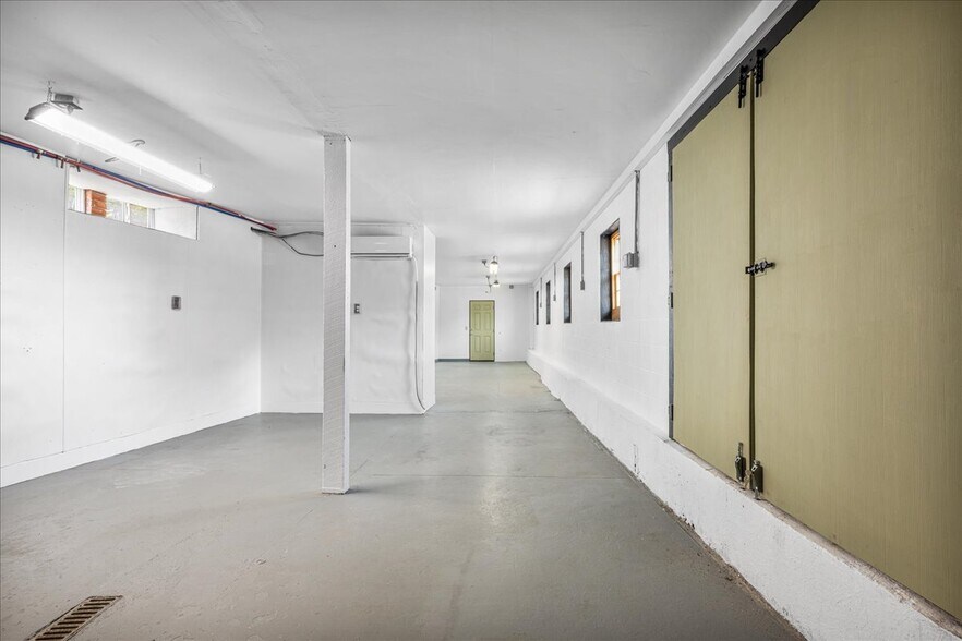 21 Furnace St, Danielson, CT à louer - Photo intérieure - Image 3 de 26