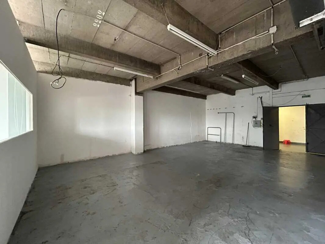 Flex in Rosny-sous-Bois for lease Interior Photo- Image 1 of 9