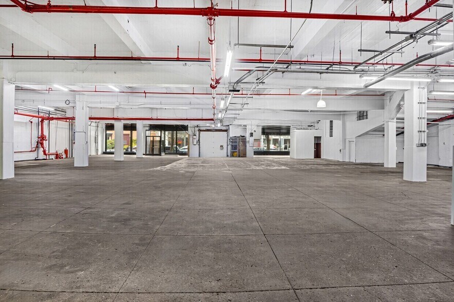 10 Broad St W, Fleetwood, NY à louer - Photo intérieure - Image 2 de 8