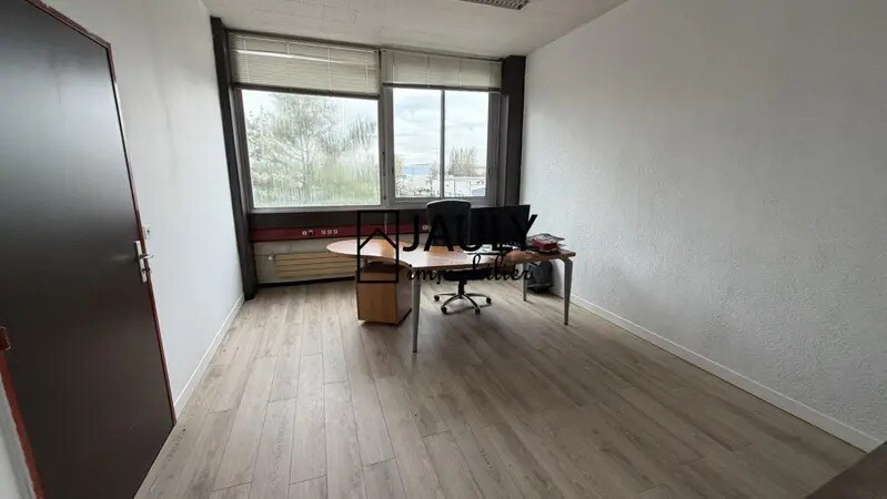 26 Rue Des Frères Lumière, Meaux à louer - Photo du bâtiment - Image 3 de 12