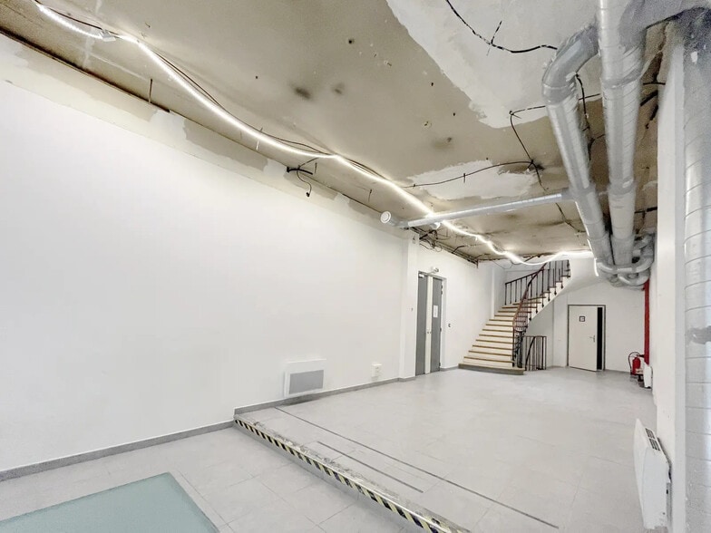 201 Rue Saint-Martin, Paris for lease - Interior Photo - Image 2 of 12