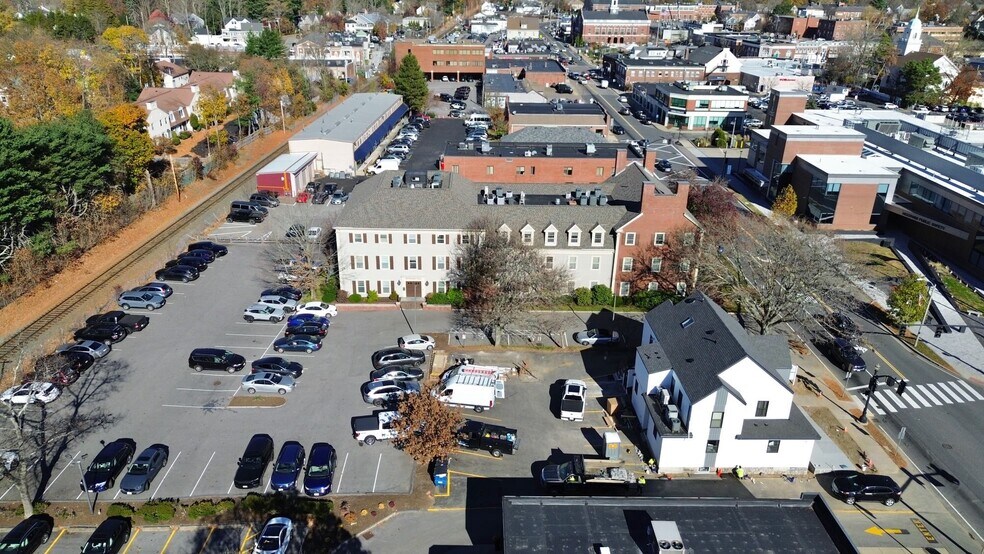 105 Chestnut St, Needham, MA à vendre - Photo du bâtiment - Image 2 de 12