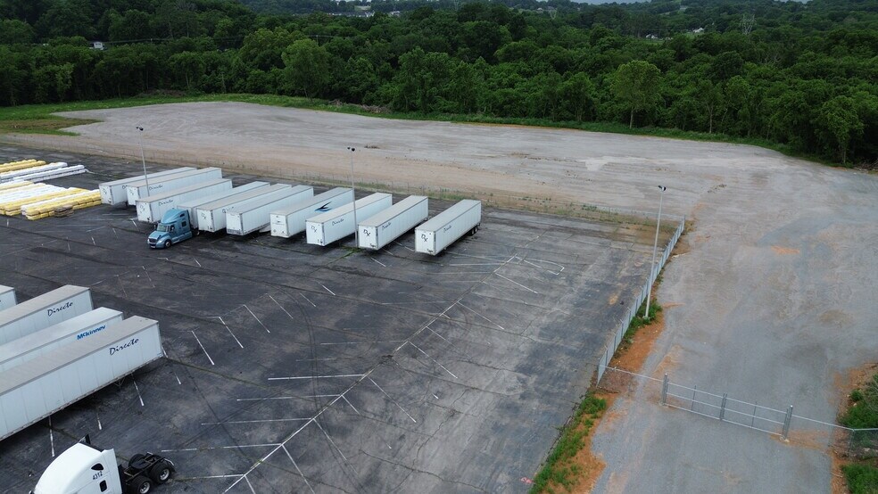 981 Industrial Park Rd, Columbia, TN à louer - Photo du bâtiment - Image 3 de 44