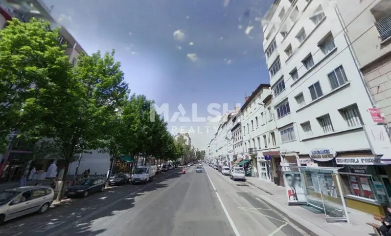 12 Cours Tolstoï, Villeurbanne à louer - Photo du bâtiment - Image 2 de 2