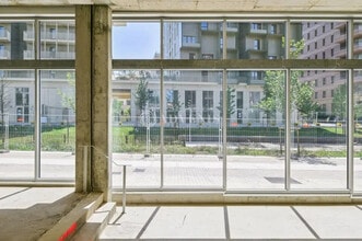 Commerce de détail dans Saint-Ouen-sur-Seine à louer Photo intérieure- Image 2 de 7