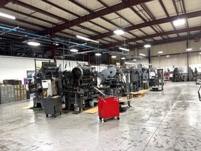 38 Lancaster Dr, Beacon Falls, CT à vendre Photo intérieure- Image 2 de 11