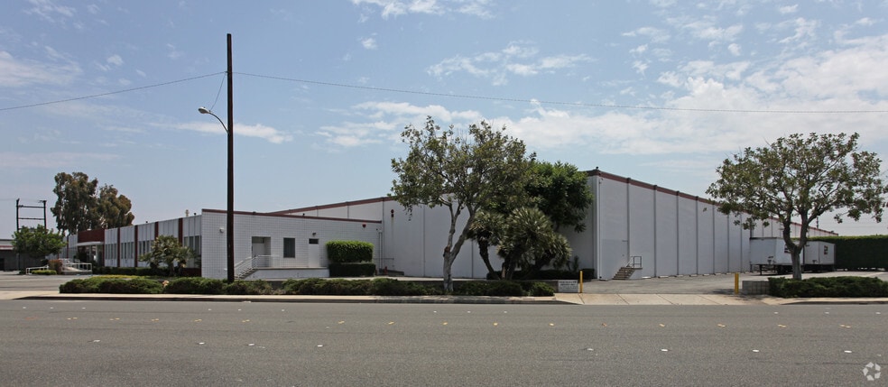 2650 Commerce Way, Commerce, CA for lease - Primary Photo - Image 1 of 2