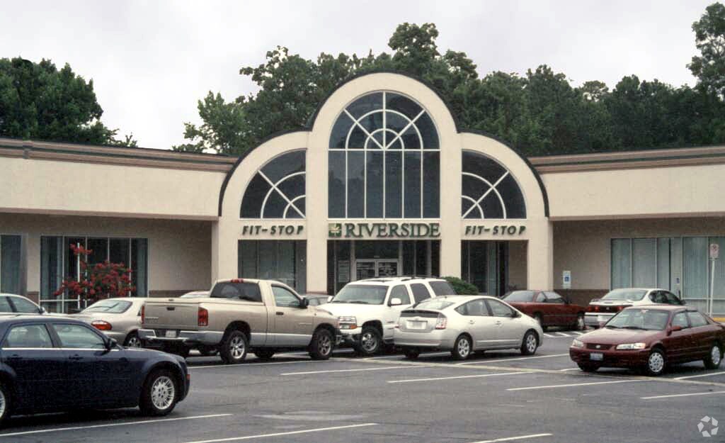 607-639 Pilot House Dr, Newport News, VA for lease Building Photo- Image 1 of 6