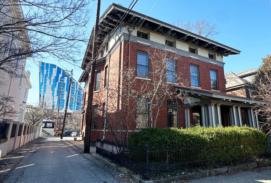 211 Garrard St, Covington, KY à vendre - Photo du bâtiment - Image 3 de 19