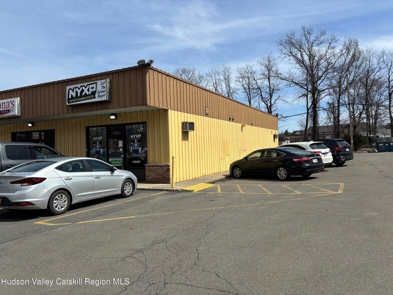 1076-1090 Morton Blvd, Kingston, NY for lease - Building Photo - Image 1 of 16