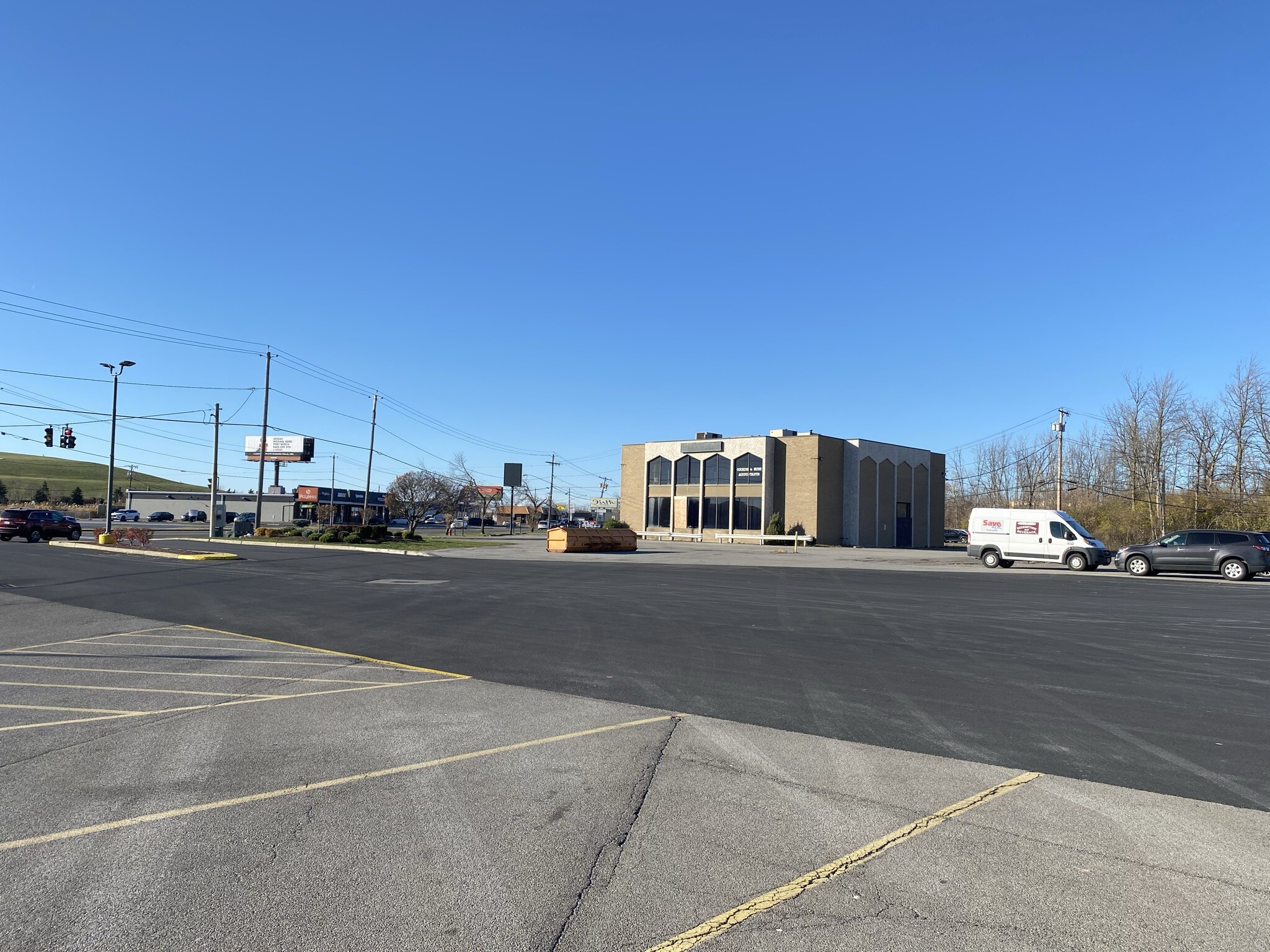 2443 Military Rd, Niagara Falls, NY for lease Primary Photo- Image 1 of 7