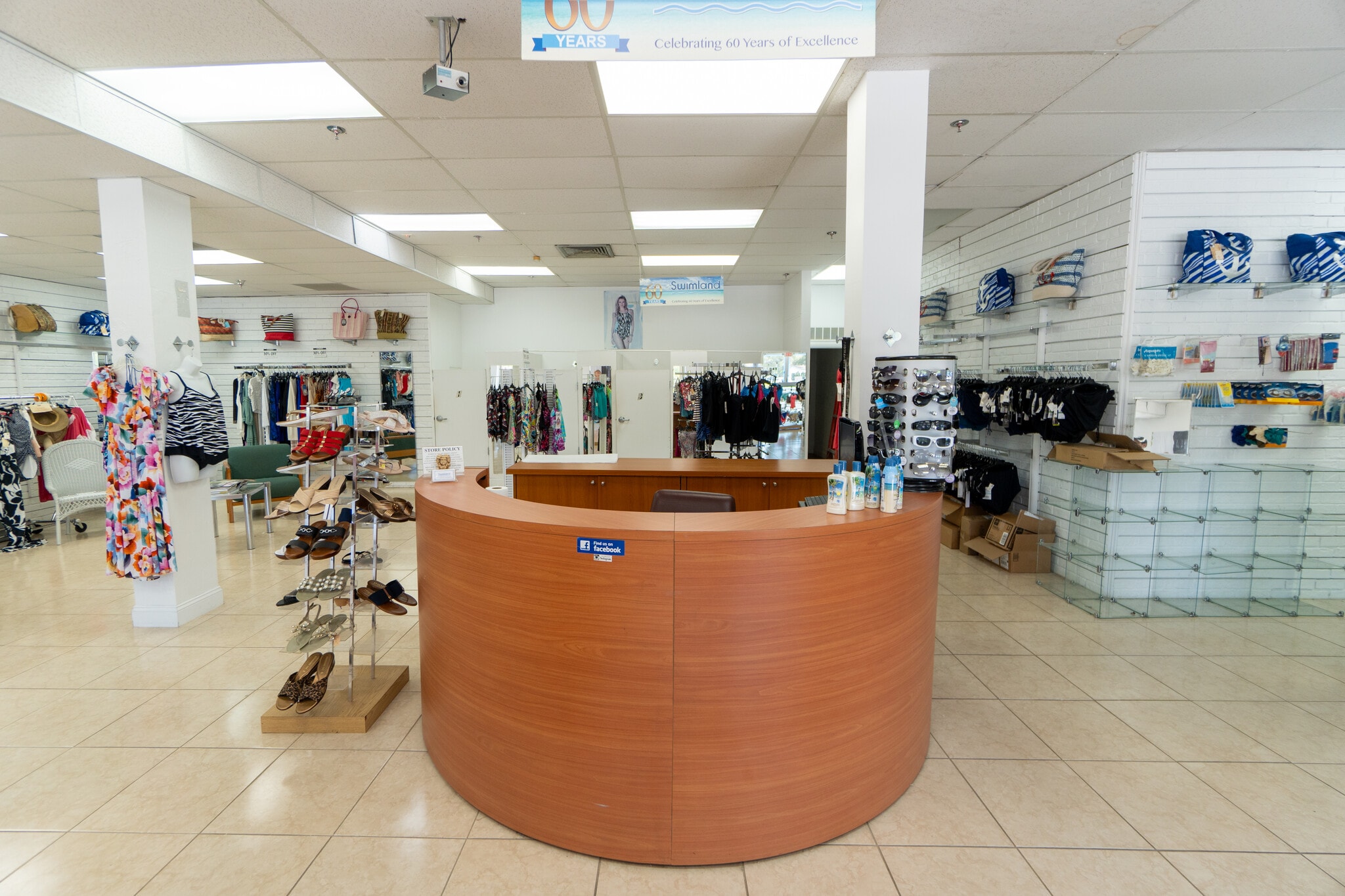 3141 W Hallandale Beach Blvd, Hallandale, FL à louer Photo intérieure- Image 1 de 5