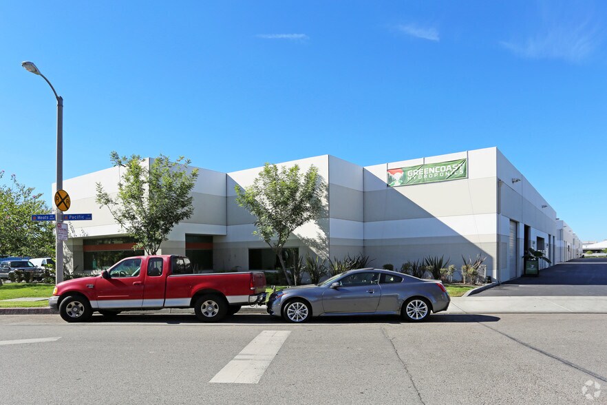492-496 W Meats Ave, Orange, CA à louer - Photo du bâtiment - Image 2 de 6
