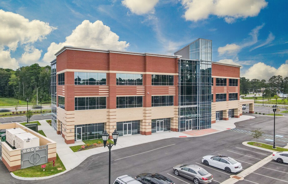 580 City Center Blvd, Newport News, VA for lease - Building Photo - Image 1 of 7