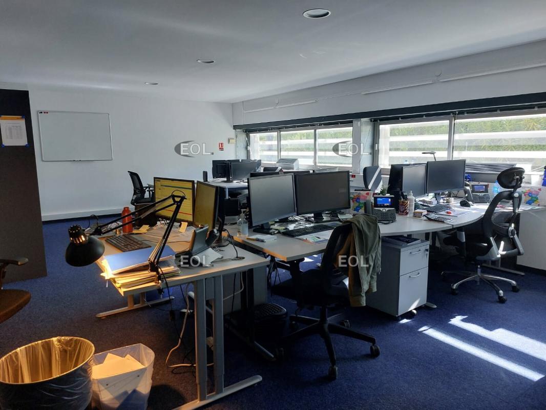 Office in Nîmes for lease Interior Photo- Image 1 of 6