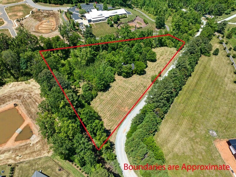 420 Russet Run, Pittsboro, NC à vendre - Photo du bâtiment - Image 3 de 29
