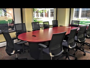 8745 W Higgins Rd, Chicago, IL à louer Photo intérieure- Image 2 de 5