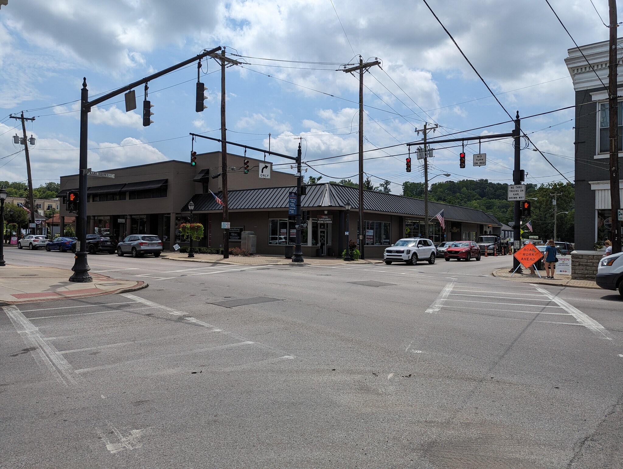 203-209 W Loveland Ave, Loveland, OH à louer Photo principale- Image 1 de 4