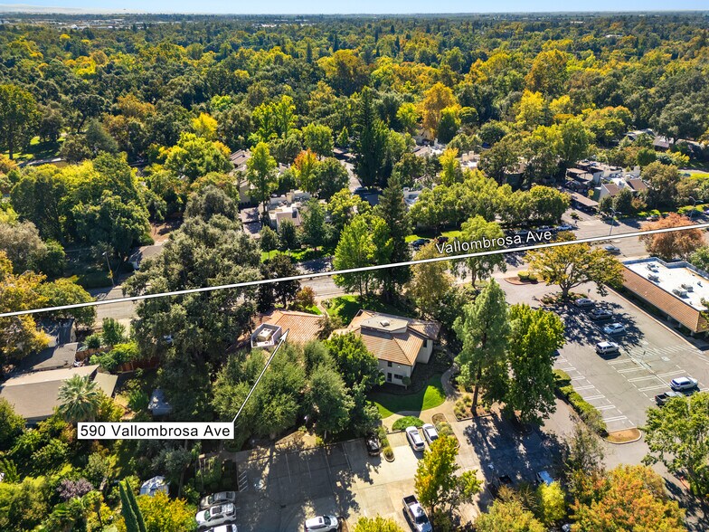 590 Vallombrosa Ave, Chico, CA à vendre - Aérien - Image 2 de 6
