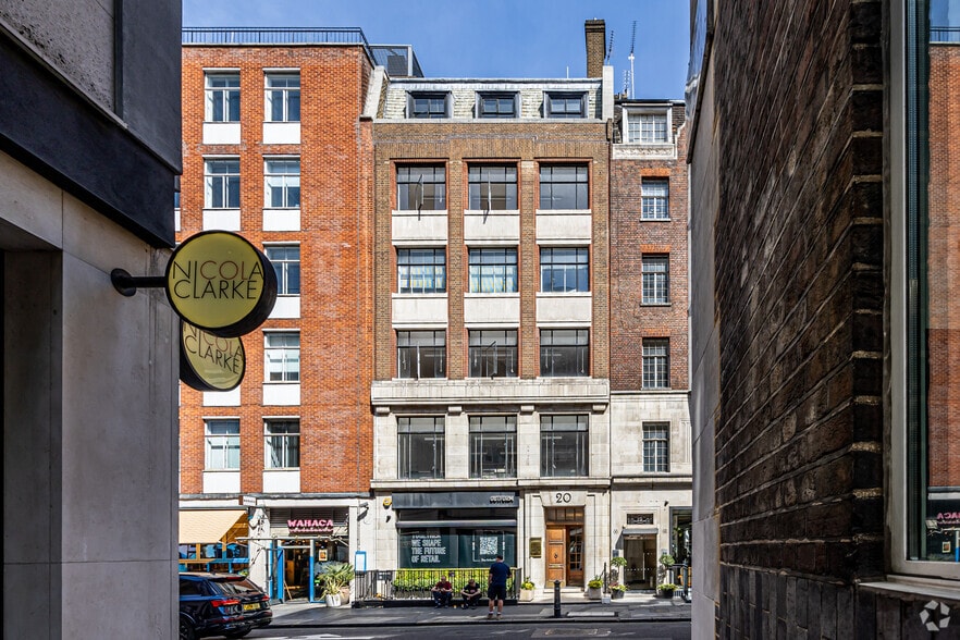20 Margaret St, London for lease - Building Photo - Image 3 of 47