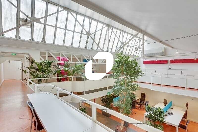 Bureau dans Suresnes à louer - Photo du bâtiment - Image 3 de 8