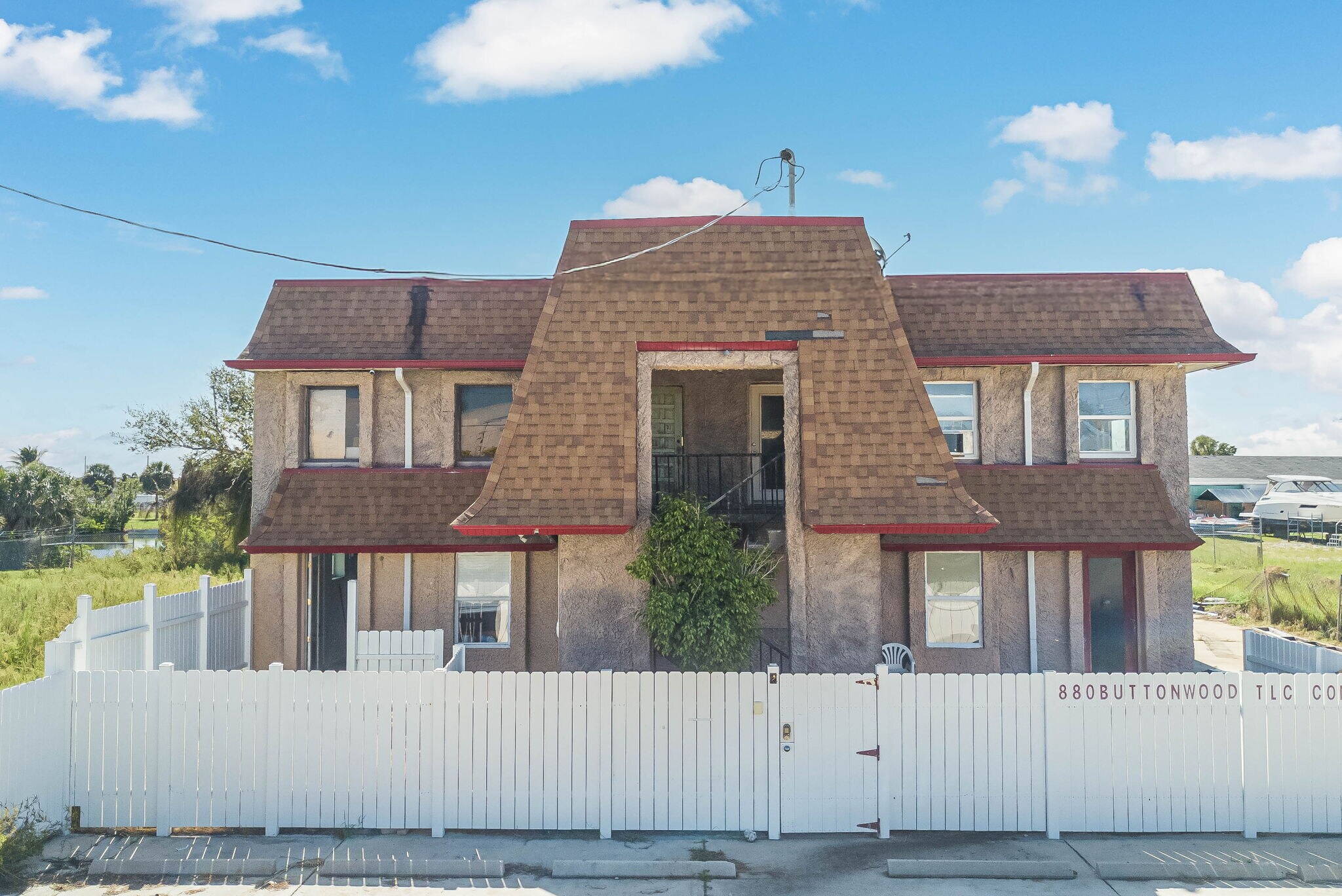 880 Buttonwood Dr, Fort Myers, FL à vendre Photo du bâtiment- Image 1 de 1