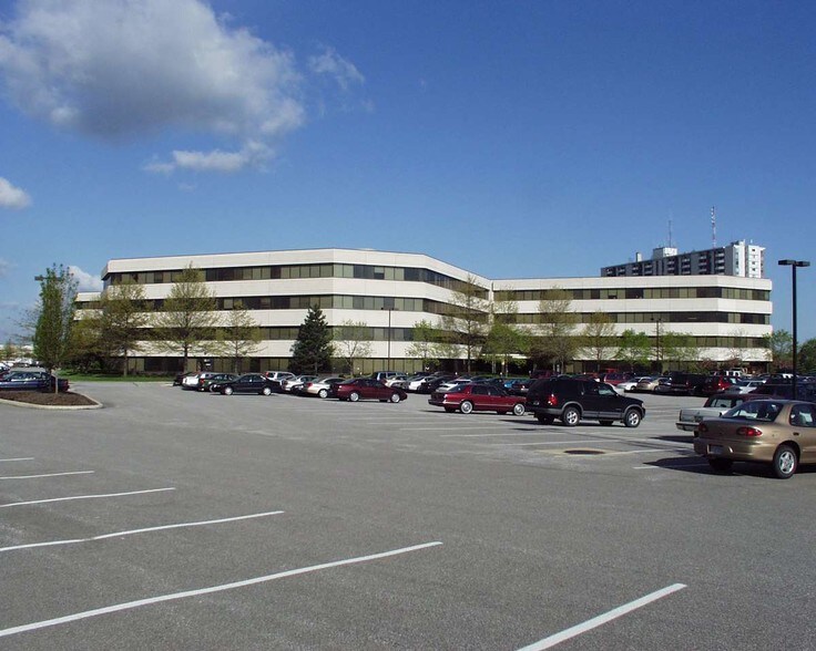 25050 Country Club Blvd, North Olmsted, OH for sale - Building Photo - Image 3 of 5