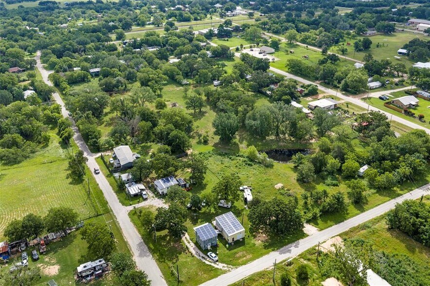 TBD Belton Street, McDade, TX à vendre - Photo du bâtiment - Image 3 de 25