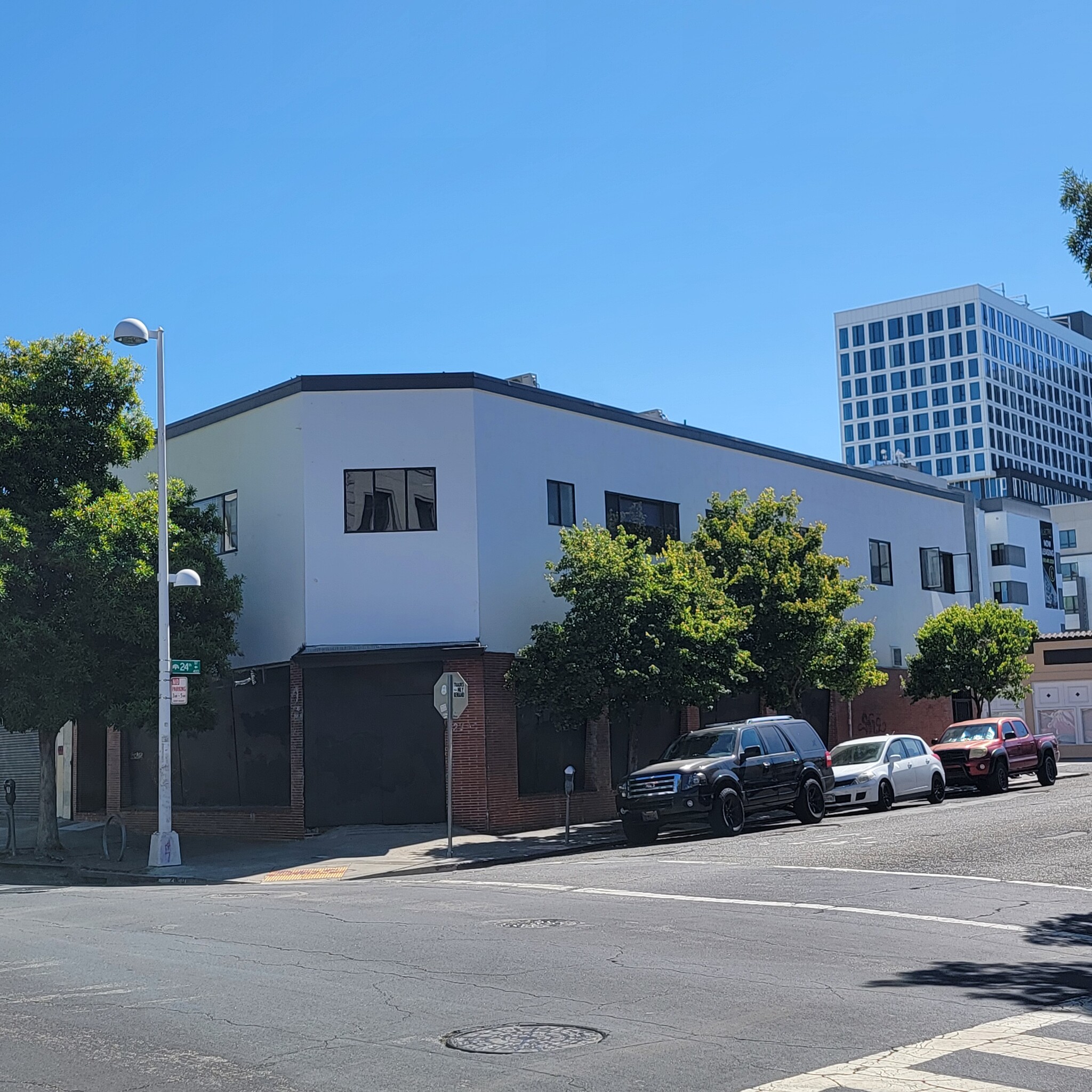 2404 Broadway, Oakland, CA for lease Building Photo- Image 1 of 8