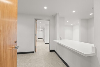 512 Westline Dr, Alameda, CA for lease Interior Photo- Image 2 of 14