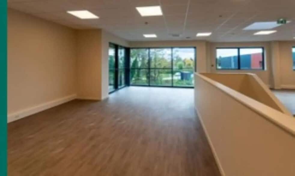 Office in SAINT-OUEN-L'AUMONE for lease - Interior Photo - Image 3 of 10