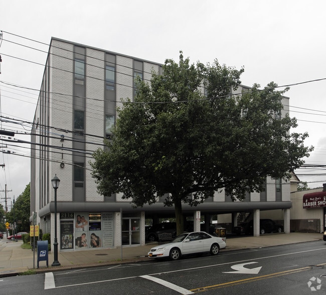 2116 Merrick Ave, Merrick, NY for lease - Building Photo - Image 3 of 7