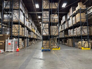 Plus de détails pour 114 Tived Ln E, Edison, NJ - Industriel à louer