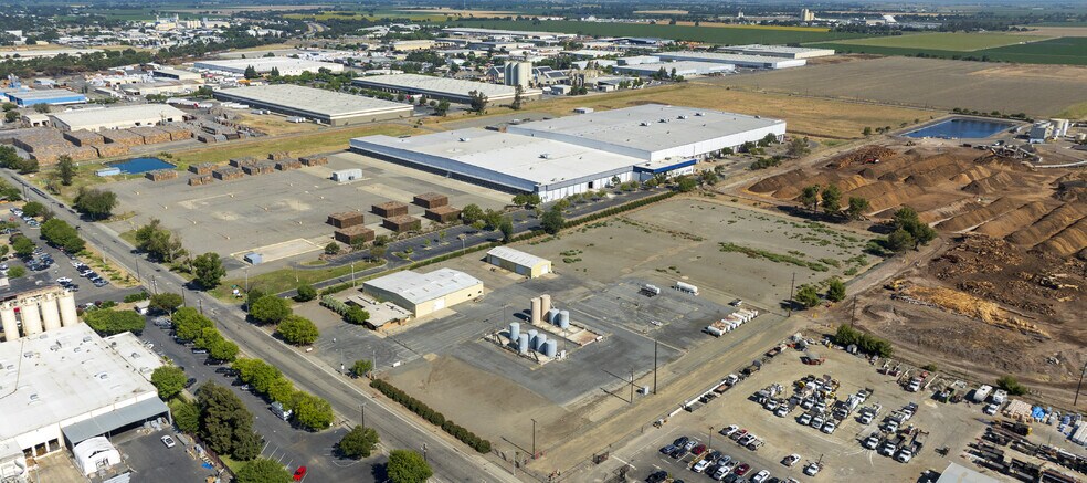 1785 E Beamer St, Woodland, CA for sale - Building Photo - Image 2 of 6