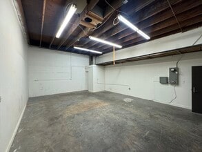 11019-11023 Glenoaks Blvd, Pacoima, CA à louer Photo intérieure- Image 2 de 3