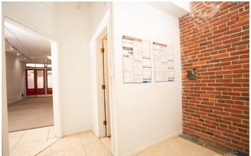 222 Church St, Philadelphia, PA à louer Photo intérieure- Image 2 de 6