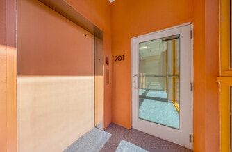 123 NW 14th st, Miami, FL à louer Photo du bâtiment- Image 2 de 14