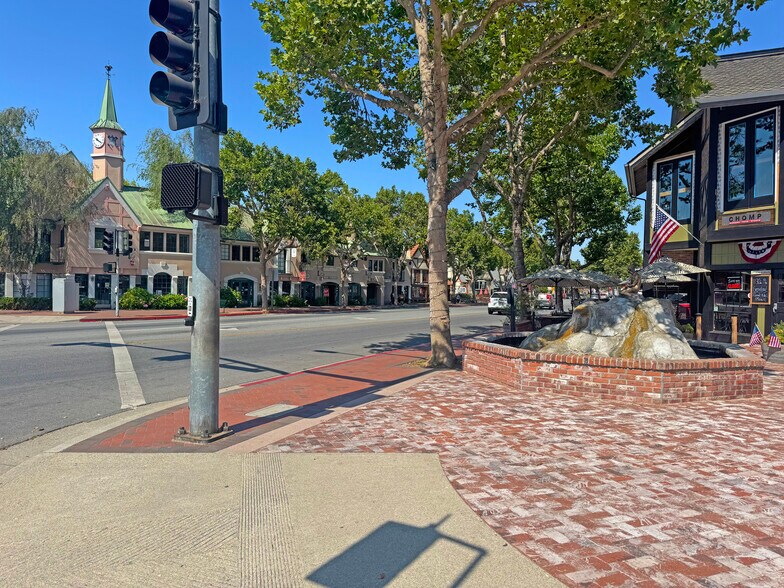 1693 Mission Dr, Solvang, CA à louer - Photo du bâtiment - Image 2 de 11
