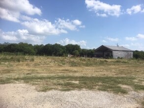 1350 E Southcross Blvd, San Antonio, TX for lease Building Photo- Image 2 of 2