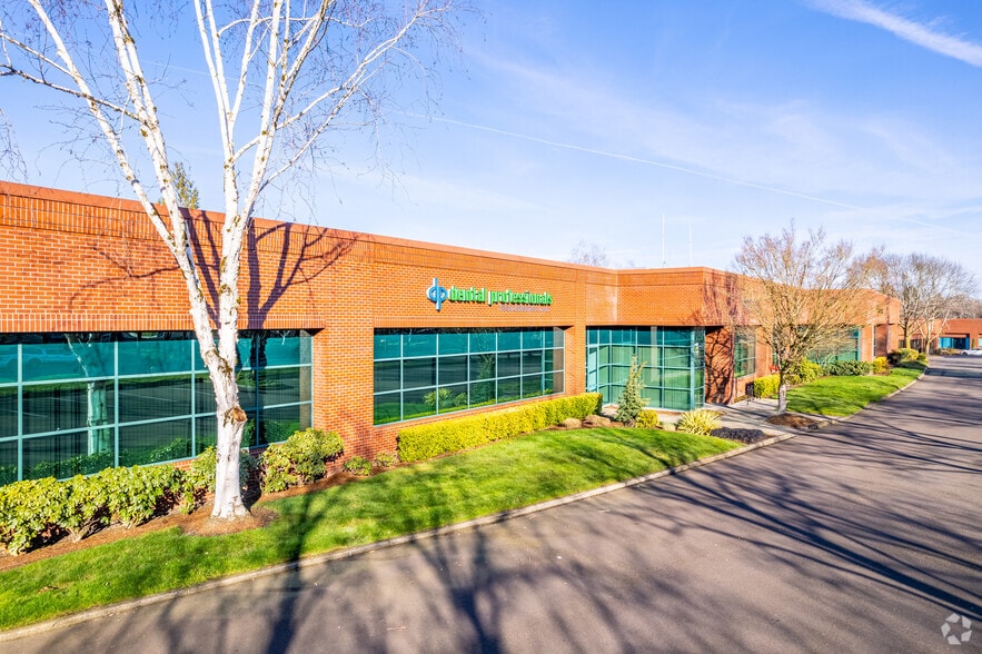 15495 SW Sequoia Pky, Portland, OR for lease - Primary Photo - Image 2 of 5