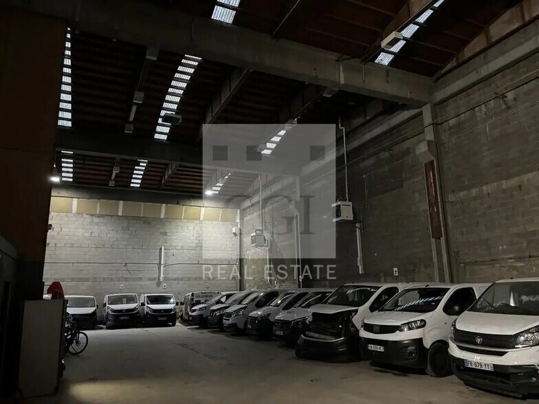 Bureau dans Saint-Priest à louer - Photo du bâtiment - Image 2 de 7