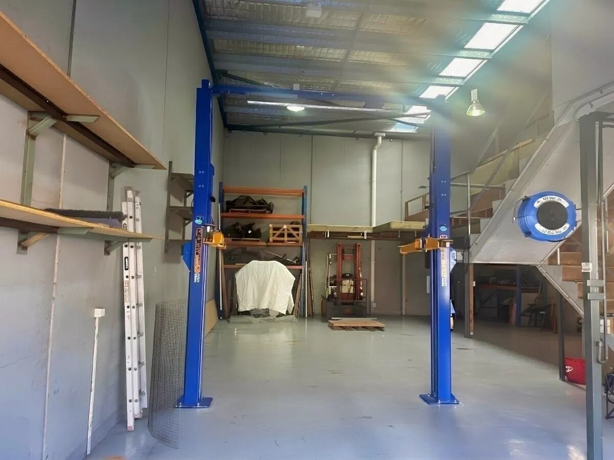 8 Jindalee Pl, Riverwood, NSW 2210 - Unit 4 - - Interior Photo - Image 1 of 6