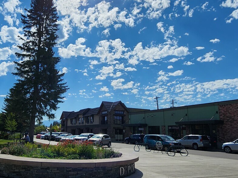 525 Railway St, Whitefish, MT à louer - Photo du bâtiment - Image 3 de 3