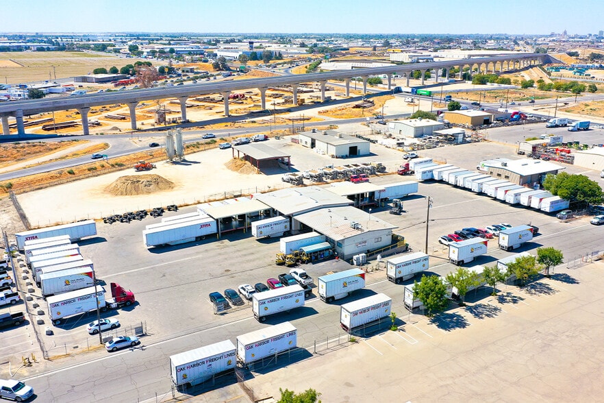 3055 S Golden State Frontage Rd, Fresno, CA for lease - Building Photo - Image 2 of 2