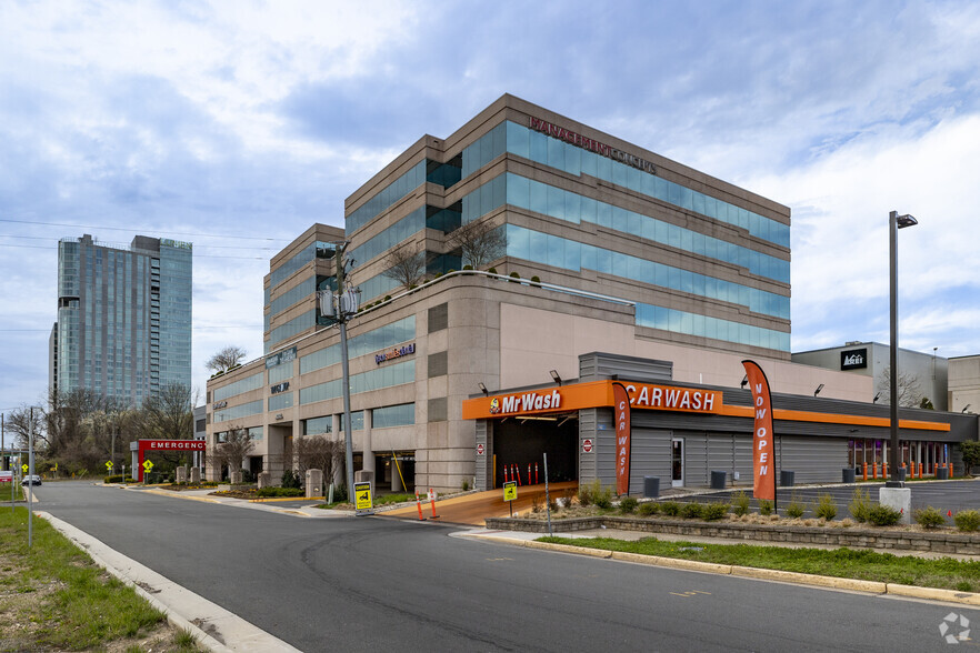 8230 Leesburg Pike, Vienna, VA for lease - Primary Photo - Image 1 of 5