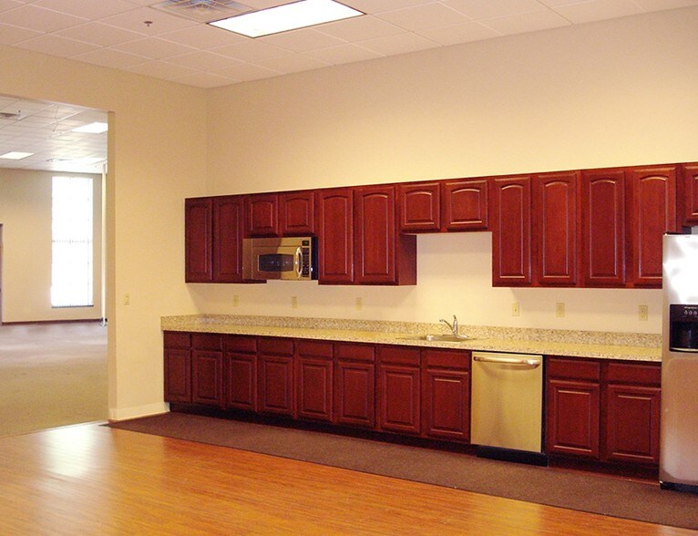 171 Hillpointe Dr, Canonsburg, PA for lease - Interior Photo - Image 3 of 4