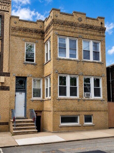 66th Street Multi Family Package portefeuille de 2 propriétés à vendre sur LoopNet.ca - Photo du bâtiment - Image 2 de 2