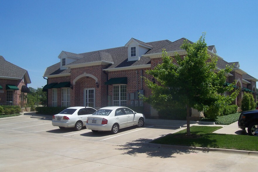 6211 Colleyville Blvd, Colleyville, TX à louer - Photo du bâtiment - Image 3 de 20